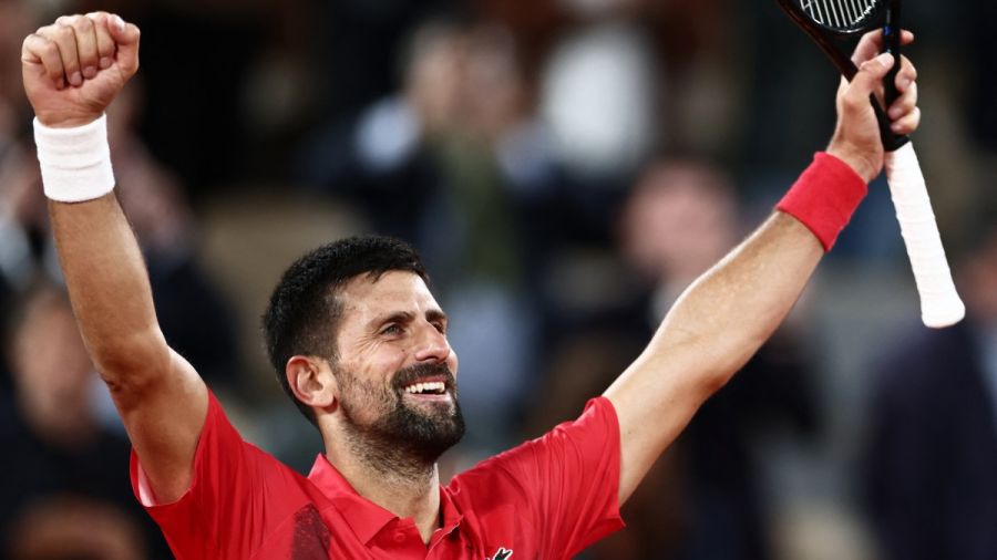 Wimbledon: Djokovic se relève d'une entame cauchemardesque et passe en quart