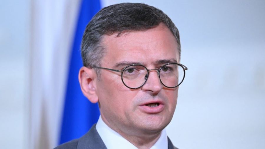 Le chef de la diplomatie ukrainienne en Chine pour la paix