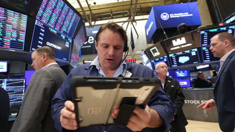 Le billet vert fléchit, porté par l’hypothèse d’un apaisement entre Washington et Téhéran
