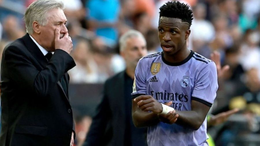 Retour à Naples pour Ancelotti, Manchester United en quête de confiance