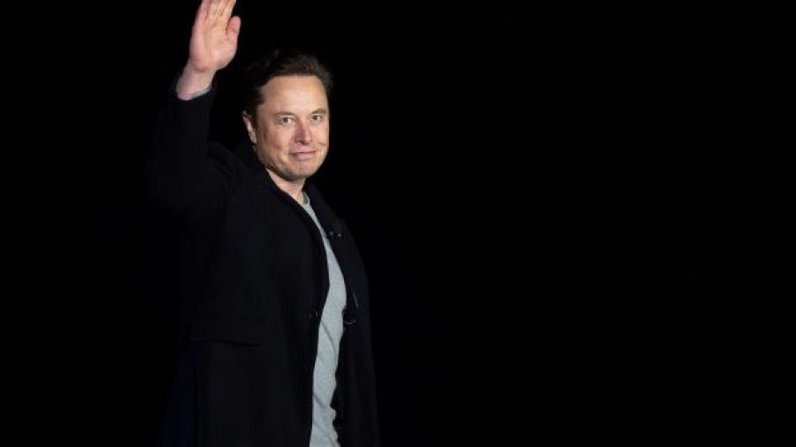 Chute des ventes mondiales de Tesla, sur fond de politisation de son patron