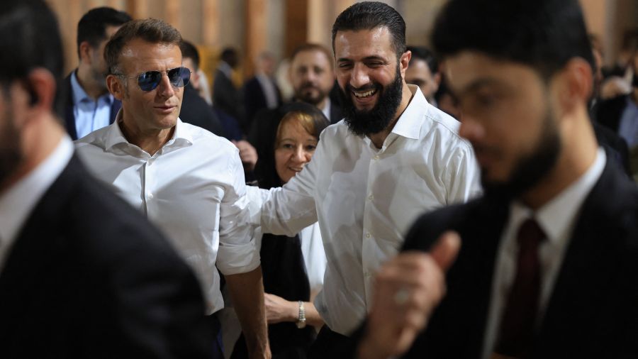 Macron retrouve Chareh pour sa deuxième journée à Damas