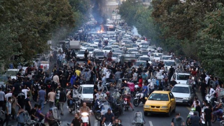 Iran: la répression a fait au moins 537 morts