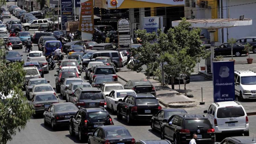 Rebelotte…queues devant les stations-service