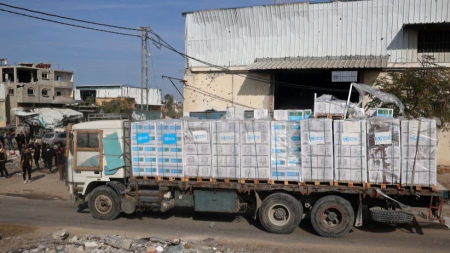 Les premiers camions d'aide humanitaire entrent dans Gaza