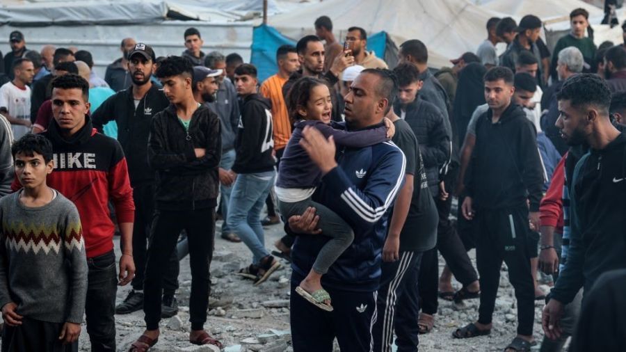 Des dizaines de morts dans des frappes israéliennes nocturnes à Gaza