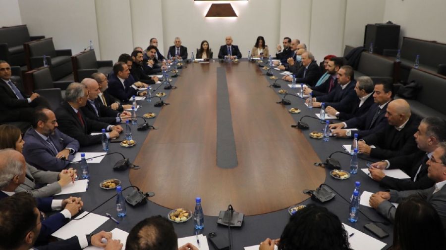 Armée: les Kataëb et le PSP pour le maintien de J.Aoun