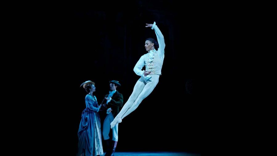 Guillaume Diop, premier danseur étoile noir de l’Opéra, honoré par le musée Grévin