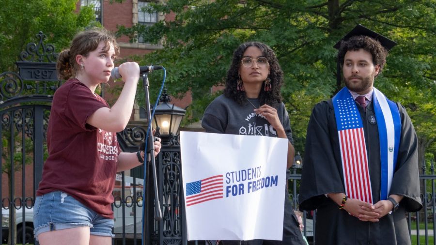 Harvard remet ses diplômes sous la menace des sanctions de Trump