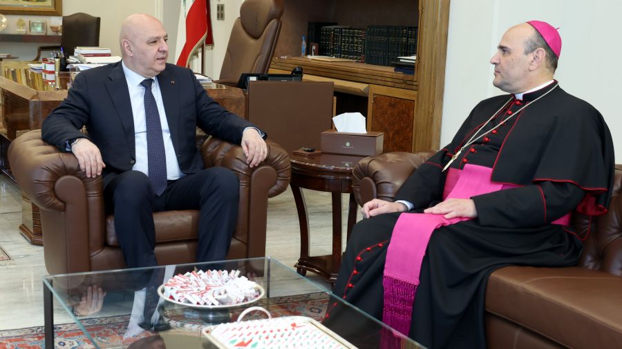 Aoun et le nonce apostolique, entre soutien du pape et dossier du Sud