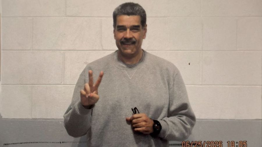 «On tient bon», déclare Maduro et publie des photos depuis sa prison
