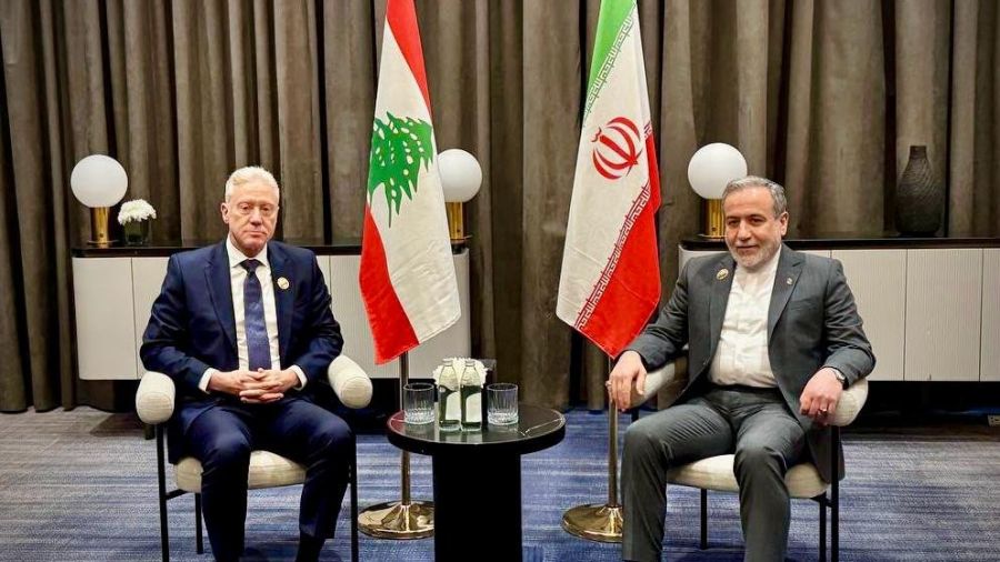 Youssef Raggi et Abbas Araghchi discutent des dossiers en suspens entre le Liban et l’Iran