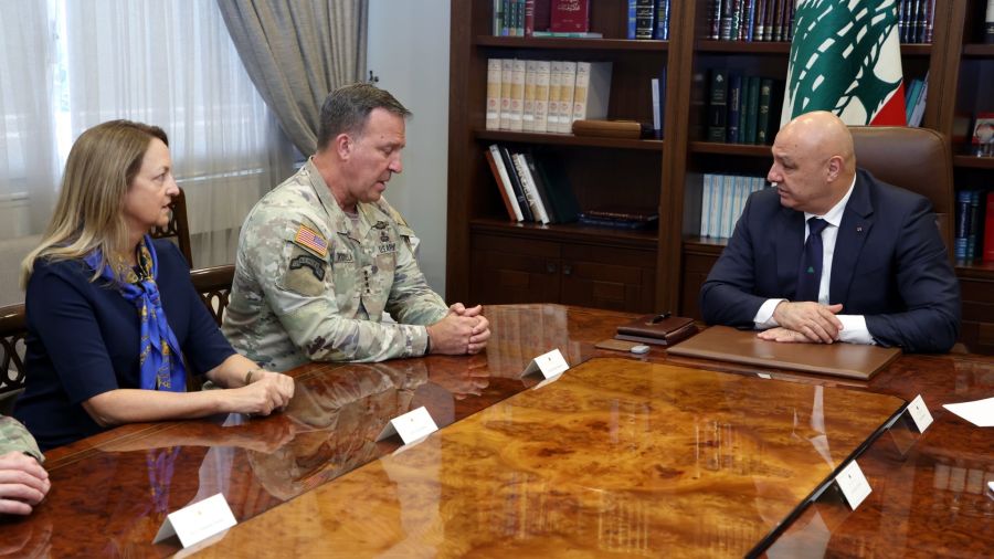 Visite du chef du Centcom à Beyrouth: les États-Unis affichent leur soutien à l’armée libanaise