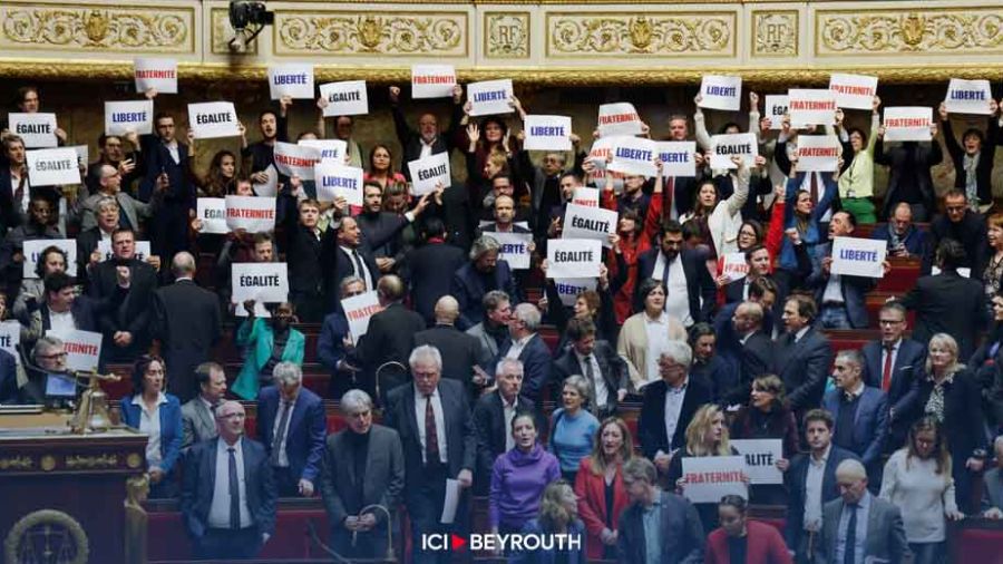 Loi immigration: Tensions devant les lycées parisiens
