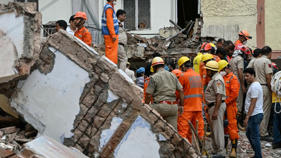 Inde: les recherches continuent après l'effondrement meurtrier d'un immeuble