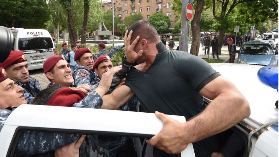 En Arménie, 300 manifestants d'opposition interpellés