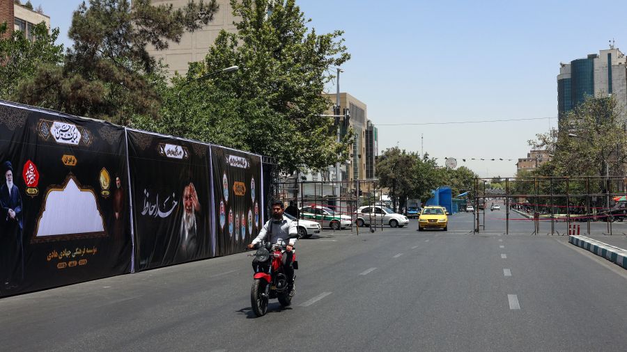 Ces Iraniens qui ne participeront pas aux funérailles de Khamenei