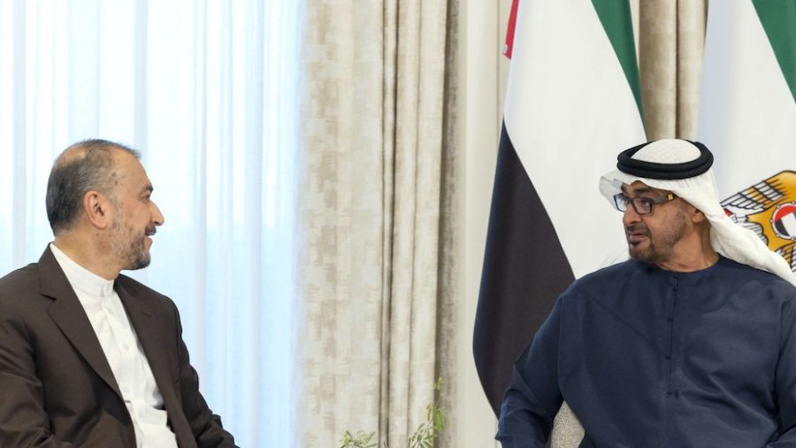 Le ministre des Affaires étrangères iranien aux Émirats