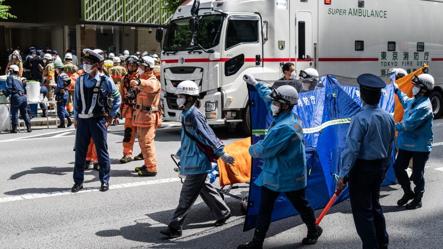 Une vingtaine de blessés après qu’un homme a pulvérisé une substance dans un centre commercial de Tokyo