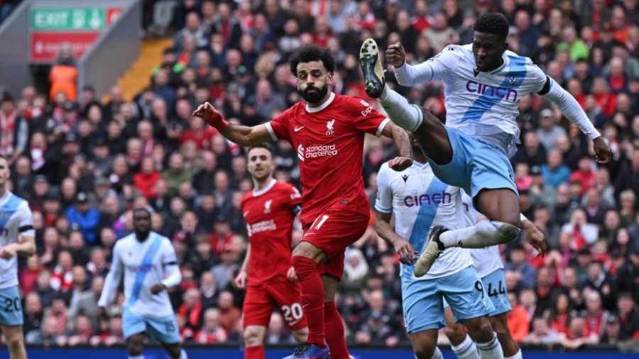 Liverpool battu 1-0 par Crystal Palace, les chances de titre s'amenuisent