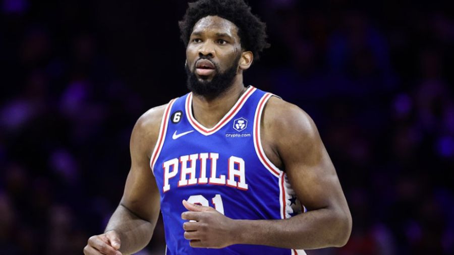 Embiid écoeure Boston, LeBron coeur de lion