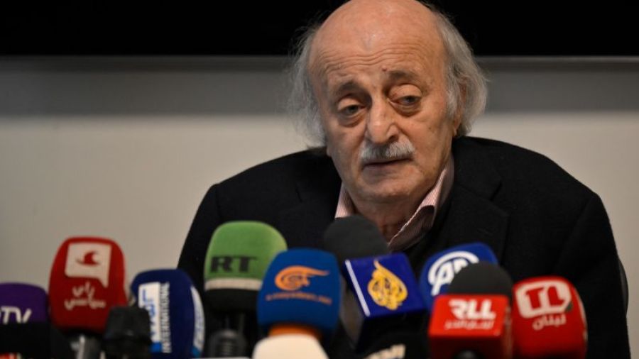 Joumblatt met en garde contre les “complots israéliens” et prévoit de se rendre à Damas
