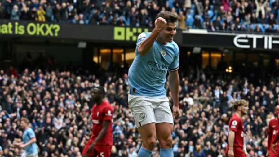 City balaye Liverpool 4 à 1 et s'accroche à Arsenal