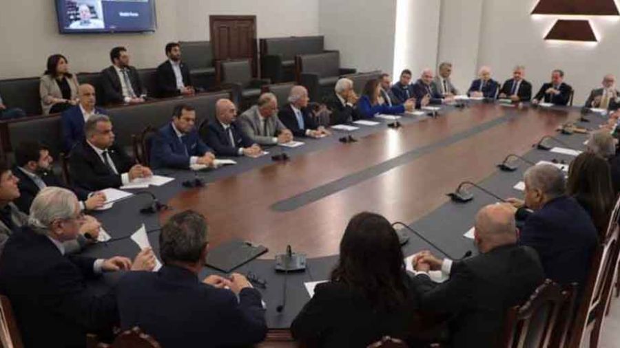 Camps palestiniens: les Kataëb appellent à une «décision politique»