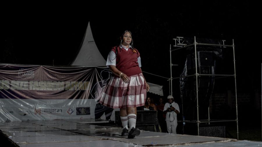 Défilé au Kenya: la mode grande taille en majesté