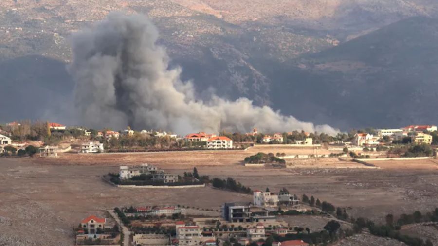 La voie d'accès à Deir Mimas bloquée par des bulldozers israéliens 