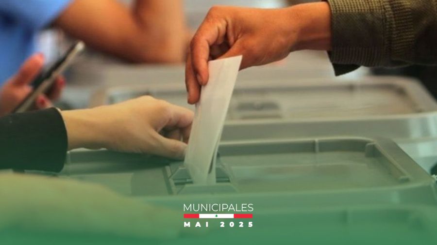 Le ministère de l'intérieur définit les périmètres des bureaux de vote et y interdit toute activité électorale