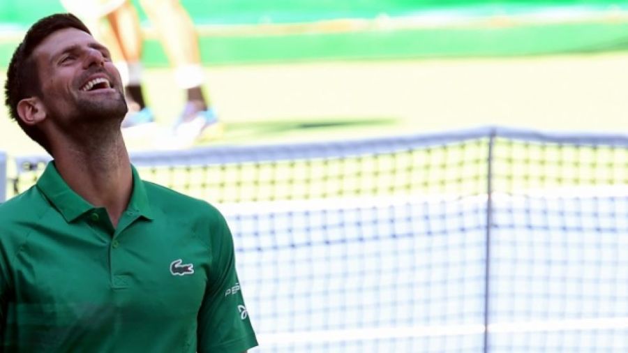 Djokovic inaugure des terrains de tennis au pied de la \