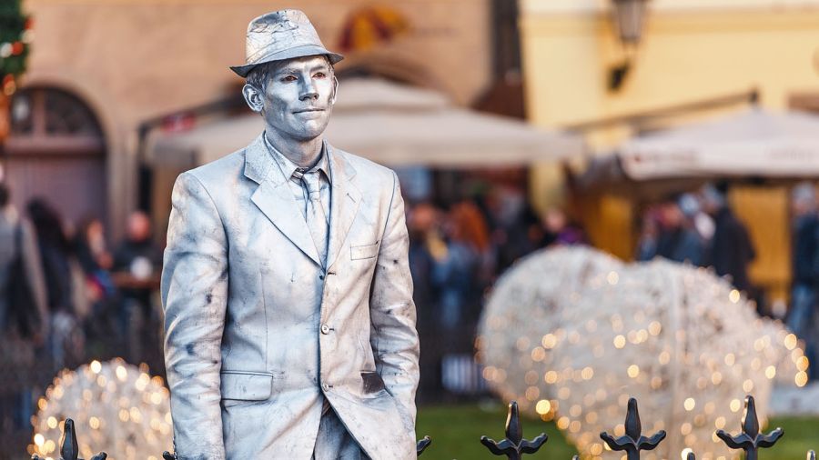 Aurillac: le théâtre résiste et illumine malgré violences