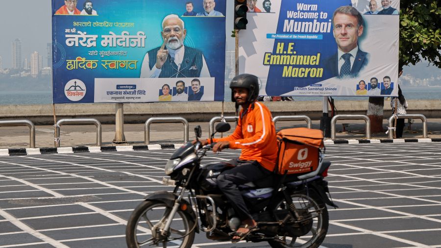 Macron en Inde, avec la perspective de vendre des chasseurs Rafale