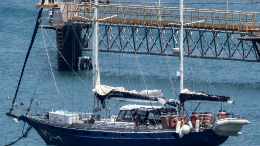 Israël: deux des six passagers du bateau pour Gaza transférés à l'aéroport expulsés par avion (ONG)