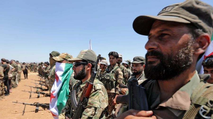 Les rebelles pro-turcs entrent dans Manbij évacuée par les Kurdes