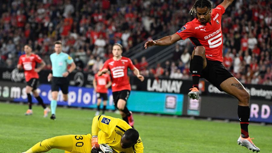Mandanda à Rennes, l'OM laisse filer son \
