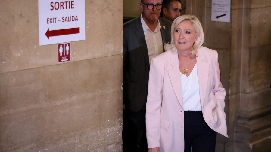 Marine Le Pen candidate à la présidentielle malgré sa condamnation
