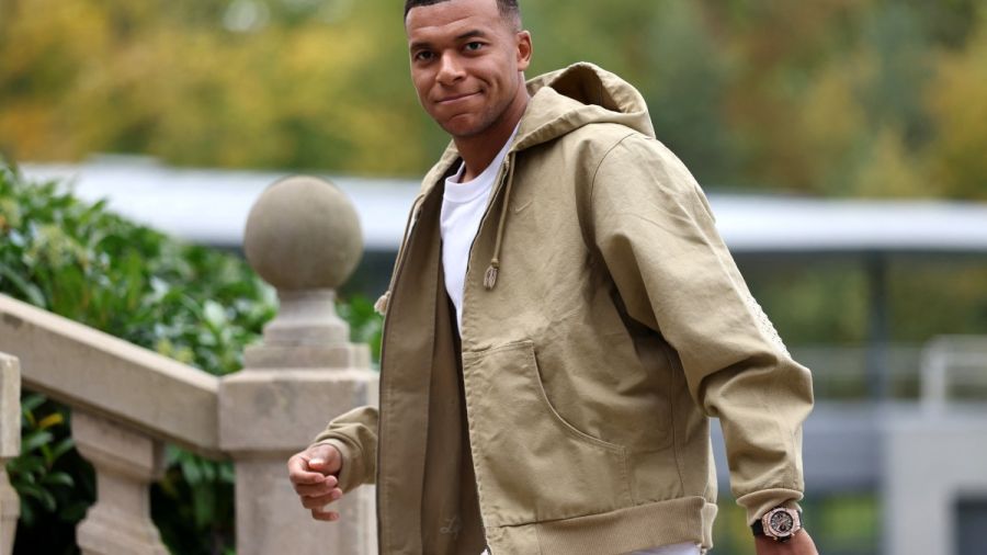 Equipe de France: Mbappé aux soins pour un \