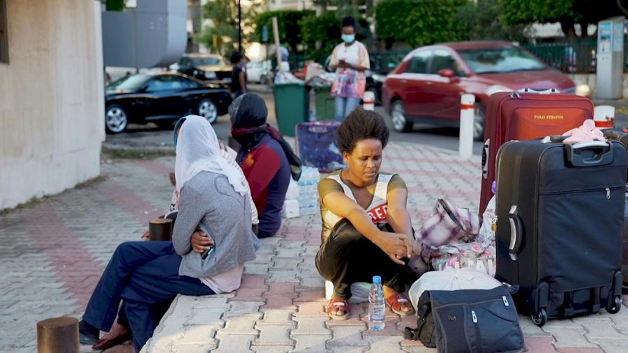 Travailleuses migrantes: sous contrat, hors-la-loi!