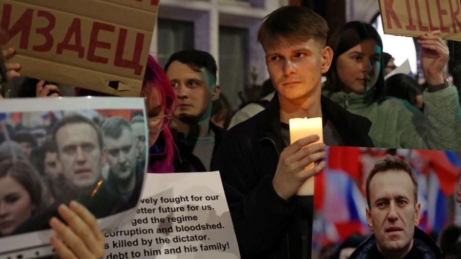 L'équipe de Navalny accuse le Kremlin de couvrir son meurtre