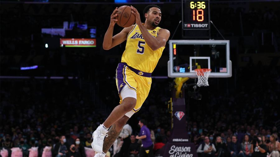 NBA : les Lakers gagnent le «classic» contre Boston