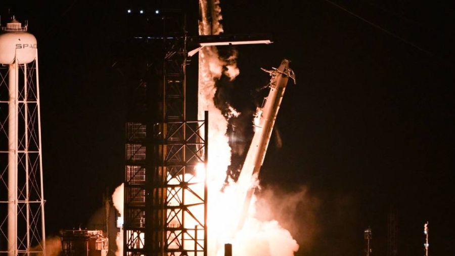 Une mission de SpaceX décolle pour réaliser la première sortie spatiale privée