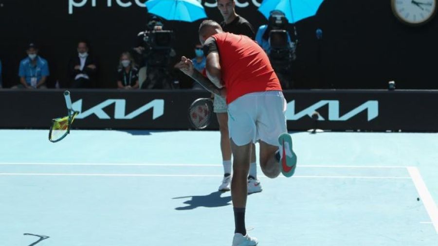 Open d'Australie: Kyrgios casse sa raquette, insulte le public et atteint la finale en double