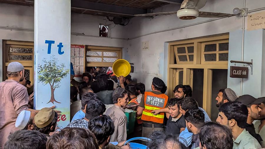 Pakistan: 27 enfants et un enseignant tués dans l'effondrement du toit d'une école