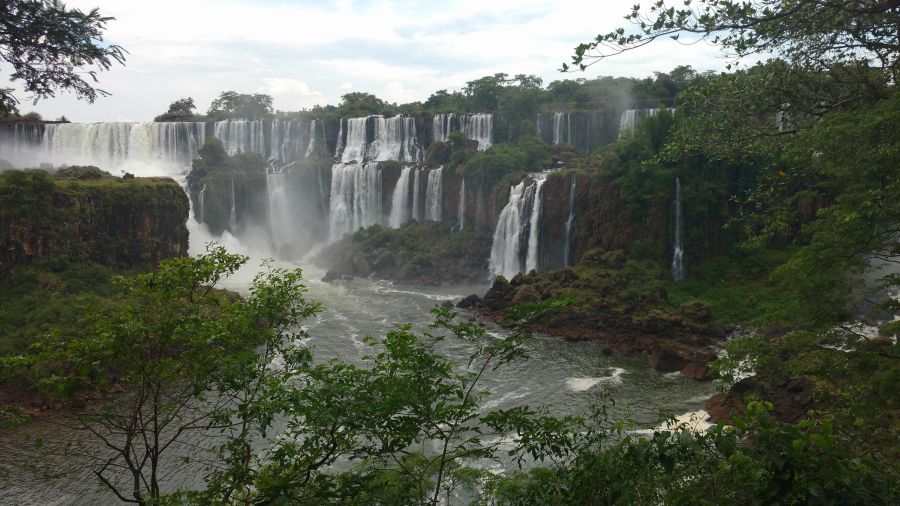 Argentine: brève fermeture des chutes d'Iguazu en raison d'alertes de crue liées à El Niño