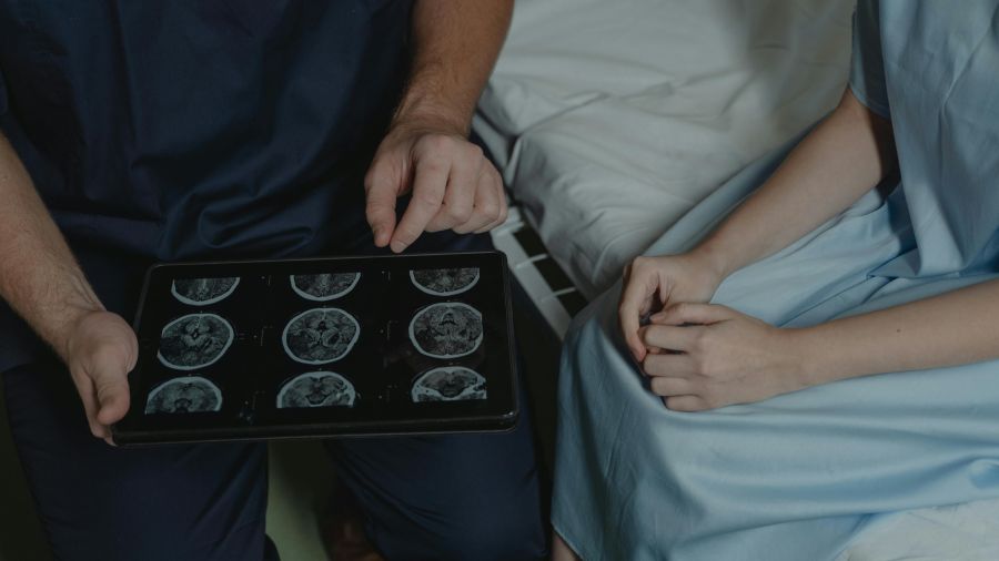 Du ruban rose aux robots : l’IA à la rescousse du dépistage du cancer du sein ?