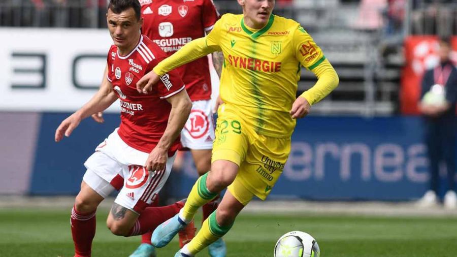 Quentin Merlin fait son nid chez les Canaris