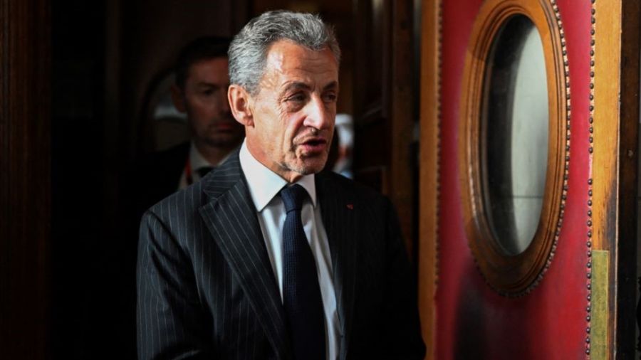 Sarkozy doit se faire poser son bracelet électronique ce vendredi