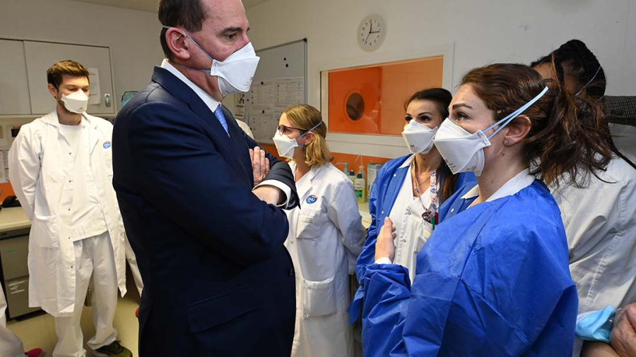 Covid: la France opte pour une 3ème dose pour tous dès l'âge de 18 ans